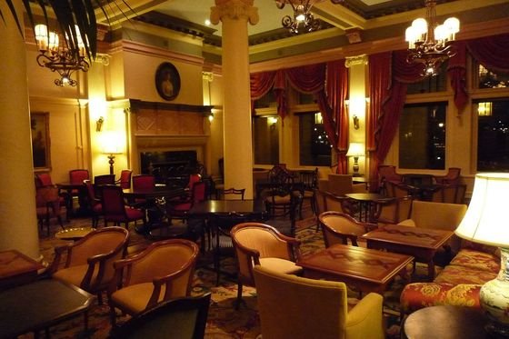 The tea lobby at the Fairmont Empress