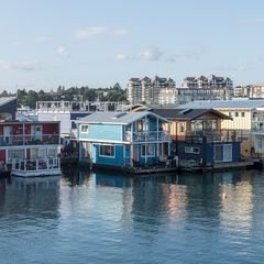 Colourful floating homes at Fisherman's Wharf
